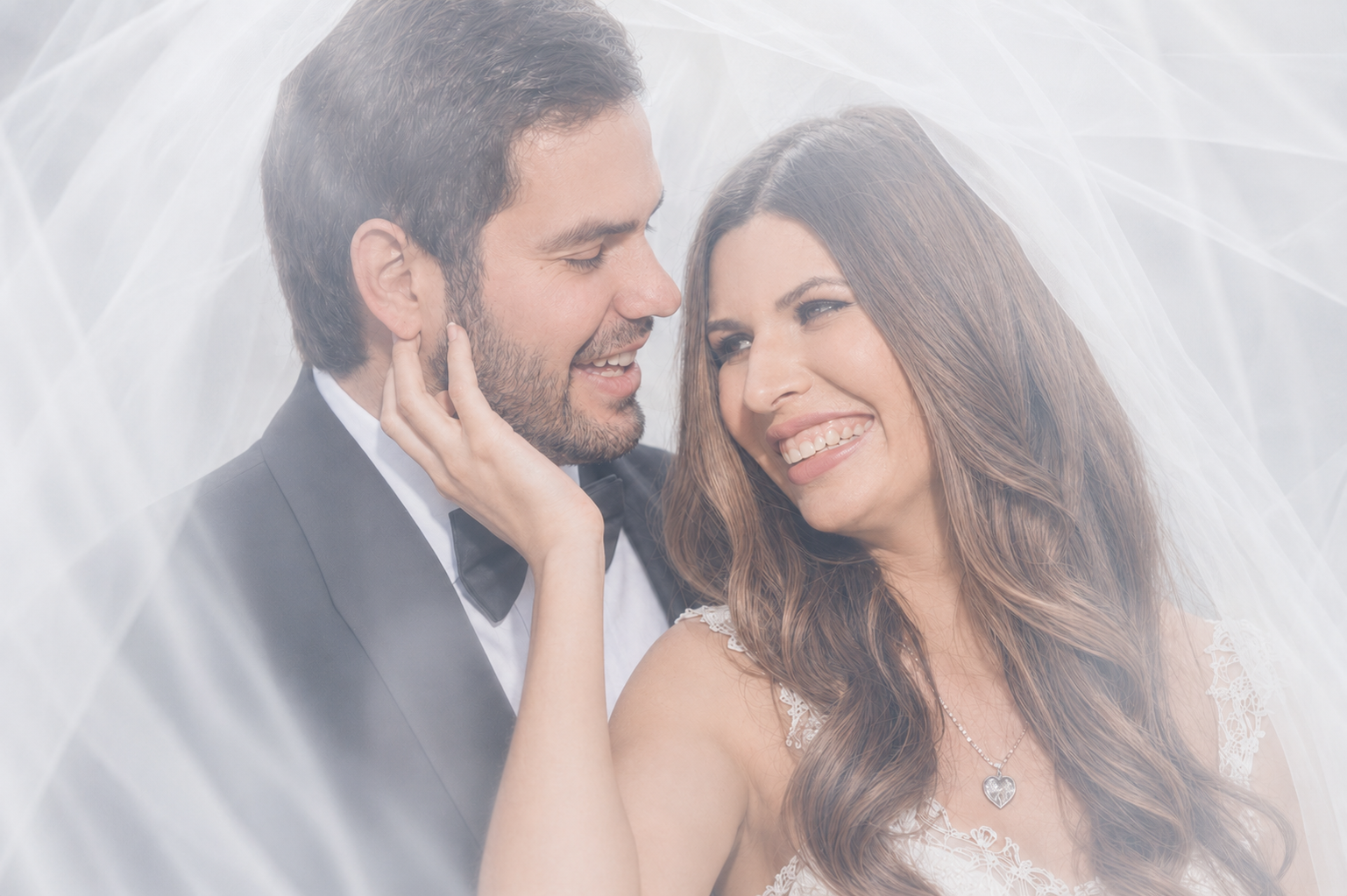 Vania e Iván, retrato íntimo a la luz de las velas